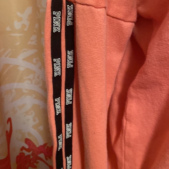 PINK VS SWEATSHIRT SIZE MEDIUM ALL VS PINK BOGO FREE EQAUL OR LESSER VALUE! - Picture 2 of 4